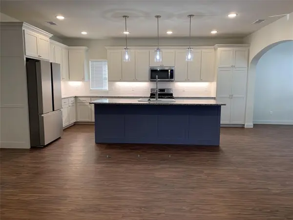 3240 Sandage Avenue, Fort Worth, TX 76109