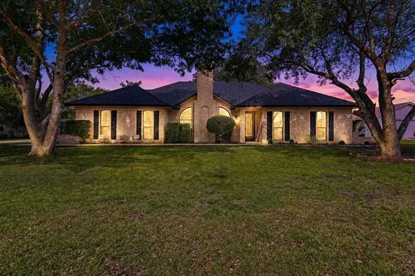 117 Lassetter Drive, Red Oak, TX 75154