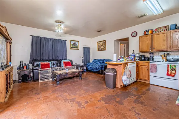 138 Vz County Road 4714, Ben Wheeler, TX 75754