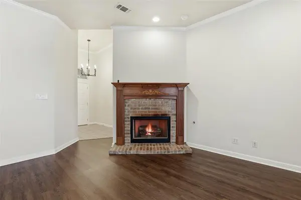 1404 Chaucer Drive, Cleburne, TX 76033