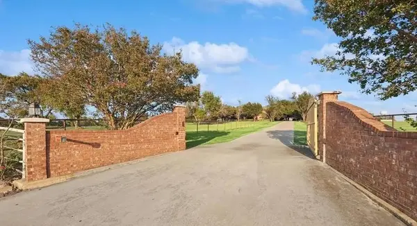 11410 Massey Road, Pilot Point, TX 76258