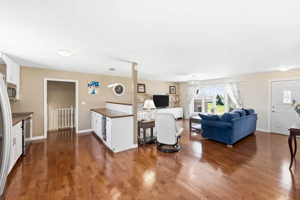 2434 Wallbridge Loyalist RD, Quinte West, ON K0K 2B0