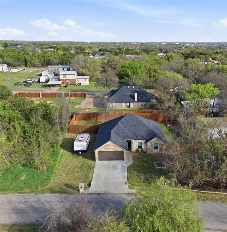 806 Colorado River Drive, Granbury, TX 76048