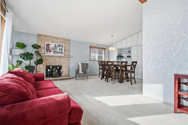 66 Baker Bay, Winnipeg, MB R2P 1M8