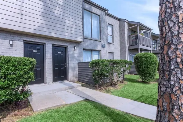 1300 Wilcrest Drive #509, Houston, TX 77042