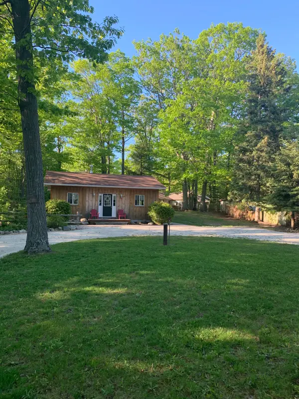 1833 Tiny Beaches RD S, Tiny, ON L0L 1P1