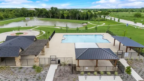 1321 Rothland Lane, Red Oak, TX 75154