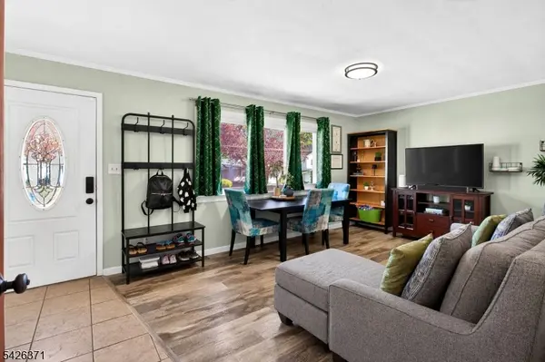 43 Buttonwood Dr, Sayreville Boro, NJ 08859