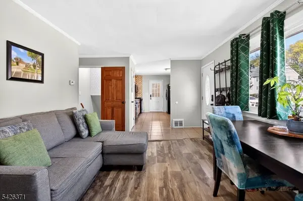 43 Buttonwood Dr, Sayreville Boro, NJ 08859