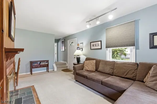 32 Hibernia Rd, Rockaway Twp., NJ 07866