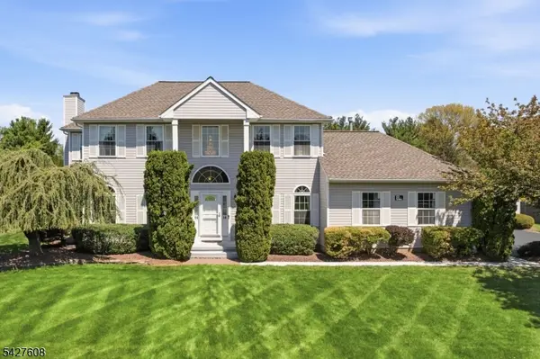 14 Zeller Dr, Franklin Twp., NJ 08873