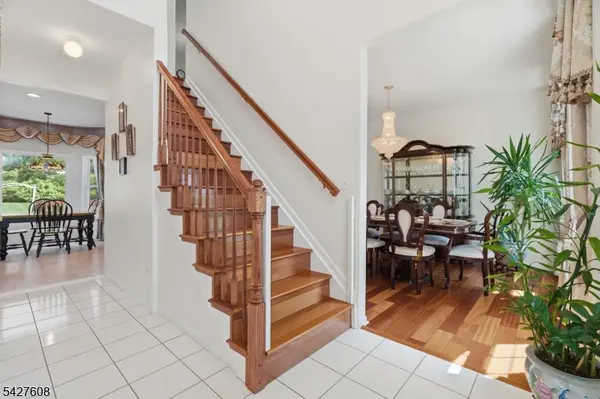 14 Zeller Dr, Franklin Twp., NJ 08873