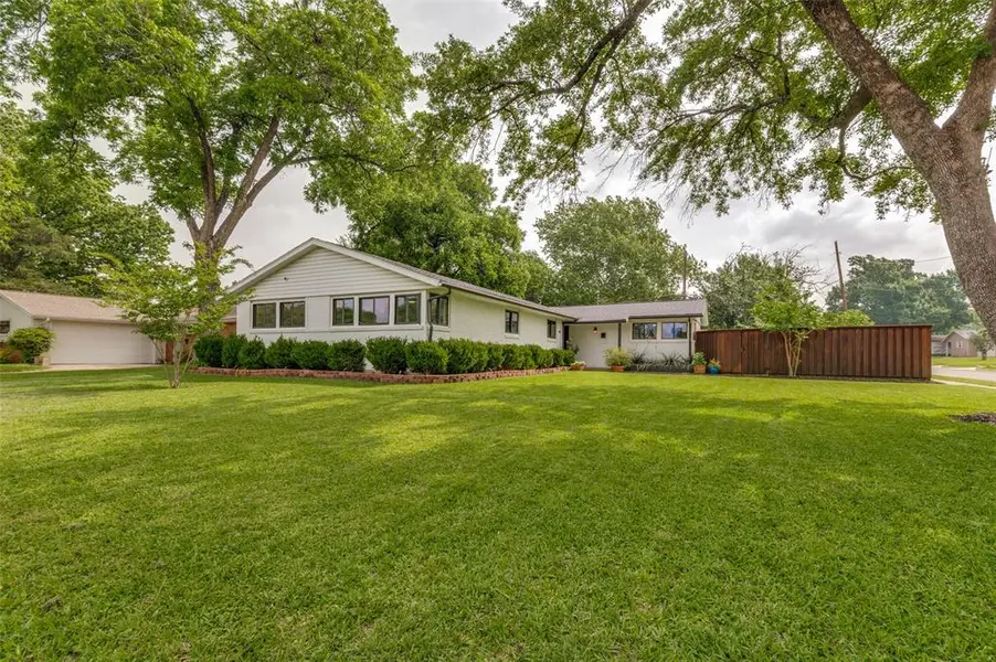 3581 Woodleigh Drive, Dallas, TX 75229