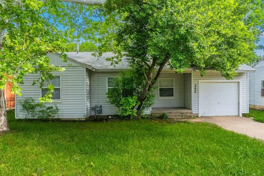 2526 Rolinda Drive, Dallas, TX 75211