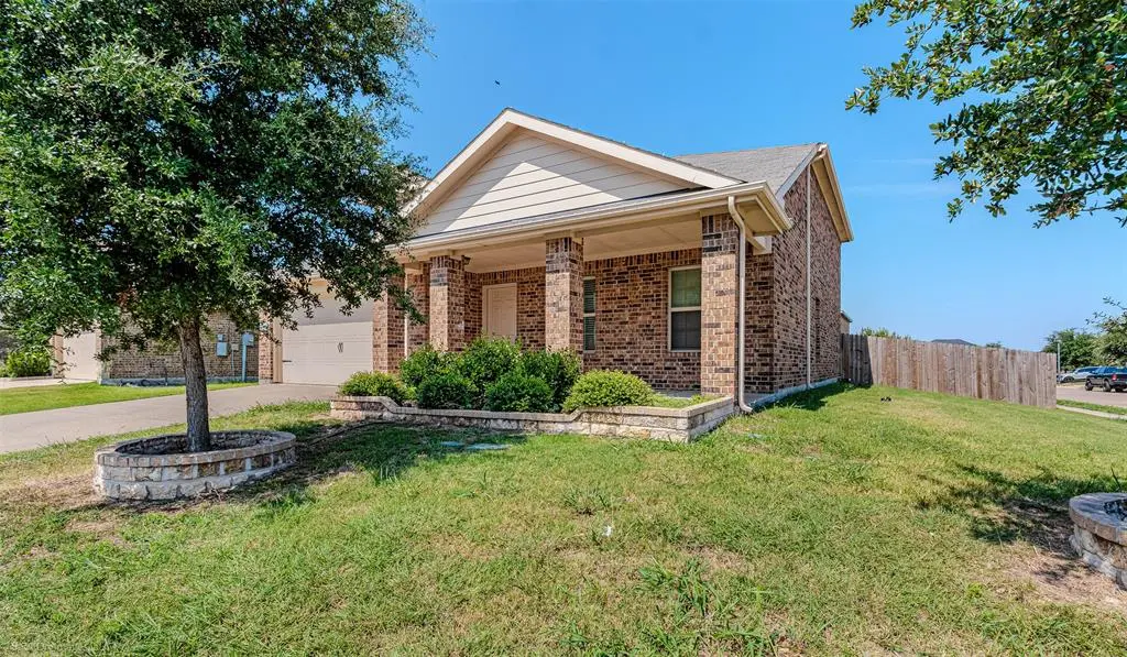 2000 Grimes Drive, Forney, TX 75126