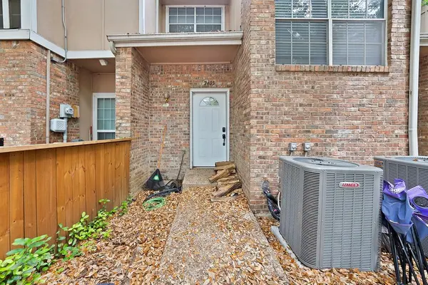 2405 Northlake Court, Irving, TX 75038