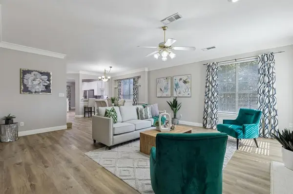 1100 Breezewood Drive, Lewisville, TX 75077