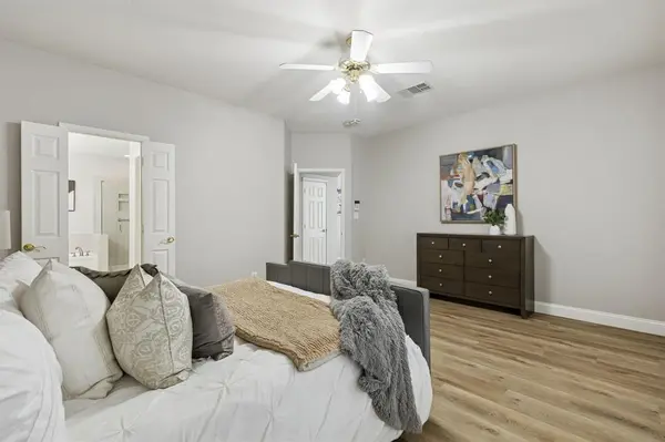 1100 Breezewood Drive, Lewisville, TX 75077