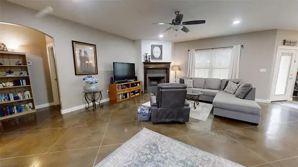 3904 Laramie Trail, Granbury, TX 76048