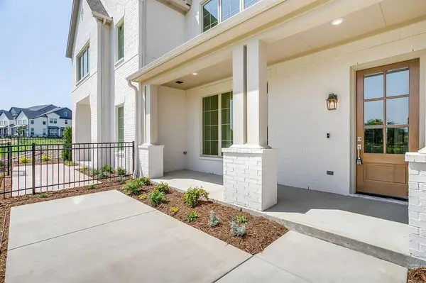 13837 Carnegie Drive, Fort Worth, TX 76008