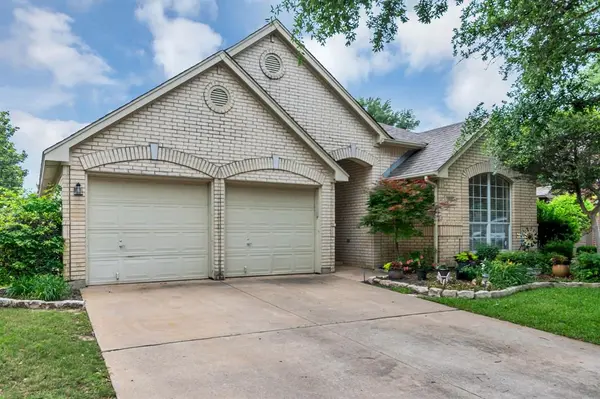 3516 Stone Creek Court, Fort Worth, TX 76137