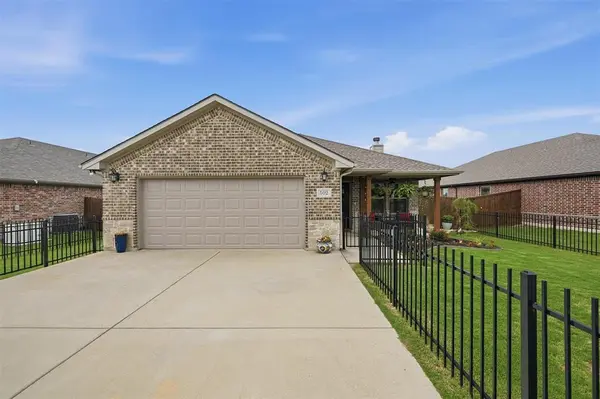 502 Pathfinder Street, Collinsville, TX 76233