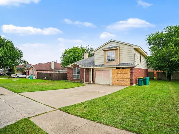 204 Briarglen Drive, Cedar Hill, TX 75104