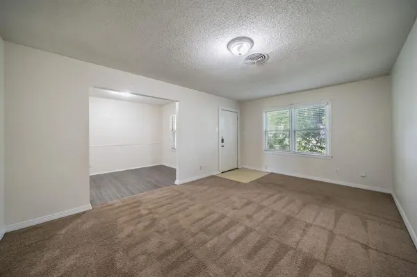 2526 Rolinda Drive, Dallas, TX 75211