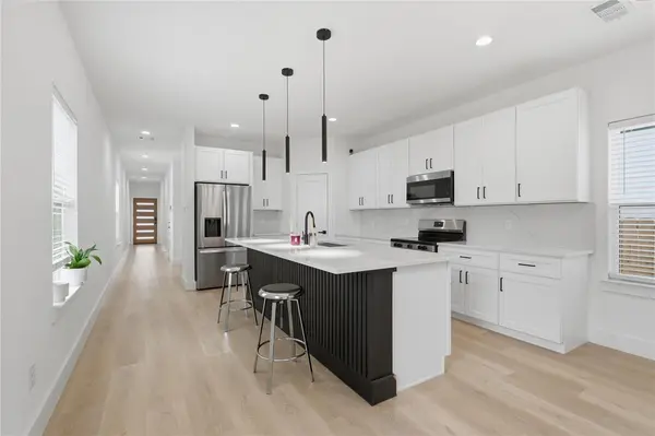 404 N Moore Street, Dallas, TX 75203