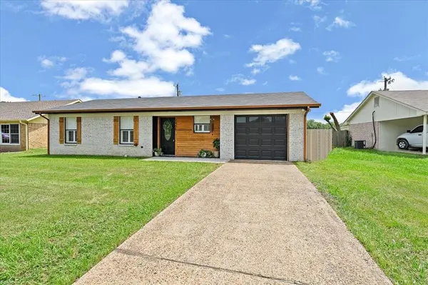 2408 Morris Drive, Corsicana, TX 75110