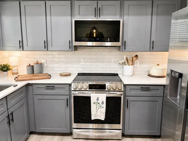 848 W Lynn Creek Drive, Arlington, TX 76001