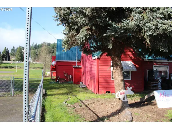 224 N MAIN ST, Canyonville, OR 97417