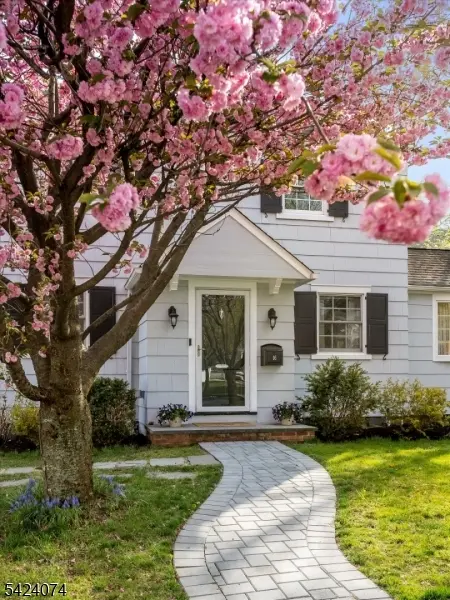 16 Cross Pl, Glen Ridge Boro Twp., NJ 07028