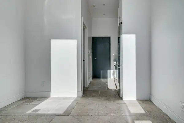 180 Sherbourne ST #102, Toronto C08, ON M5A 2R7