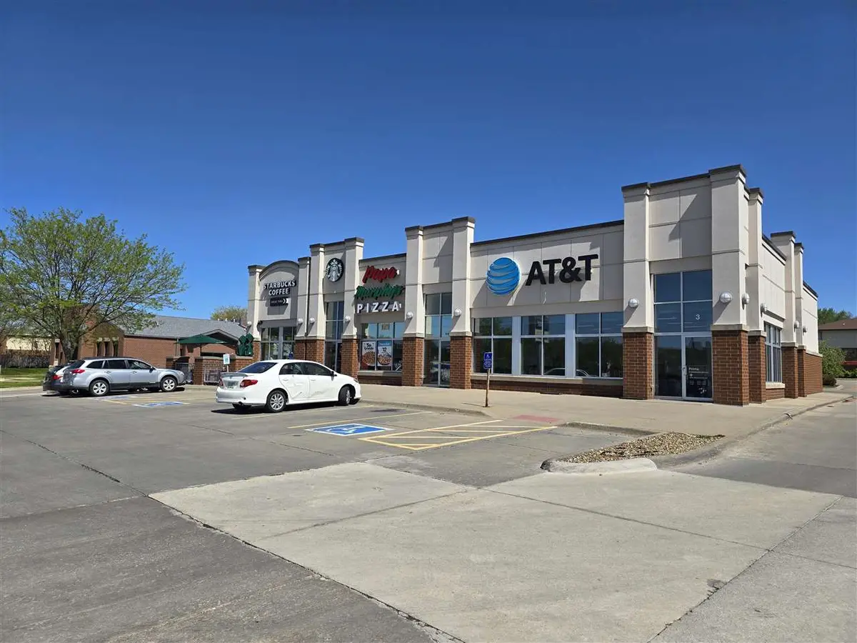 1815 2nd St #2, Coralville, IA 52241