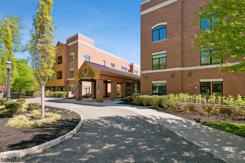 33 Green Village Rd3302 #3302, Madison Boro, NJ 07940