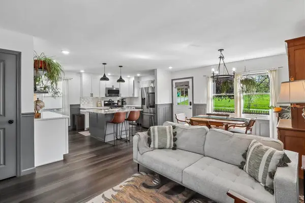1007 N Summit Street, Iowa City, IA 52245
