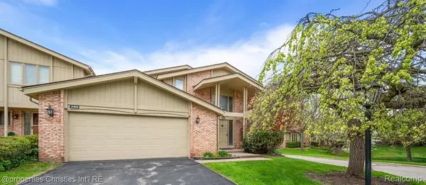 2189 Colony Club CT, West Bloomfield Charter Township, MI 48322