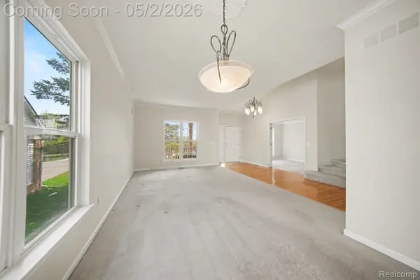 1660 Meadowside DR, Ann Arbor, MI 48104