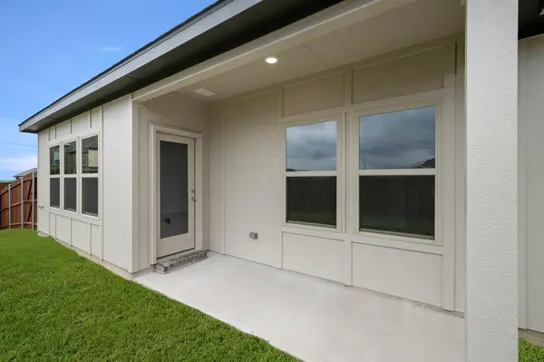 6737 Rosby Avenue, Fort Worth, TX 76123
