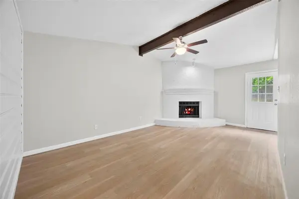 6219 Kelly Elliott Road, Arlington, TX 76001