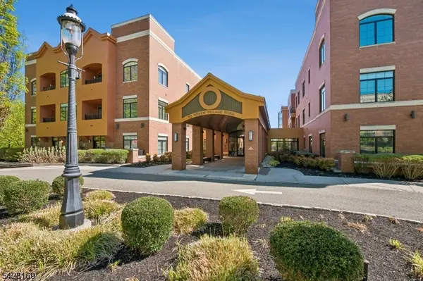 33 Green Village Rd3302 #3302, Madison Boro, NJ 07940
