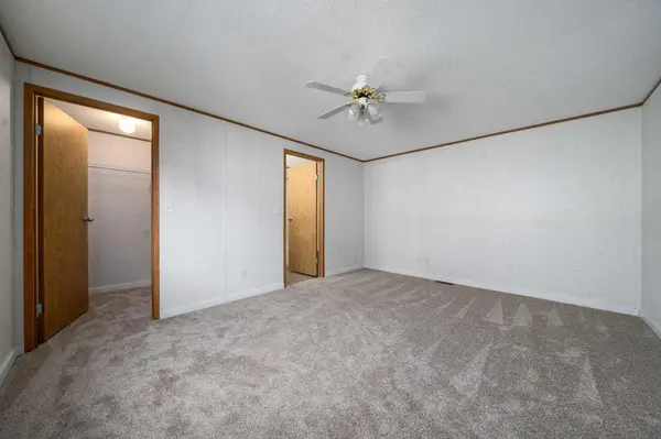 103 1 AVE E, Bow Island, AB T0K 0G0