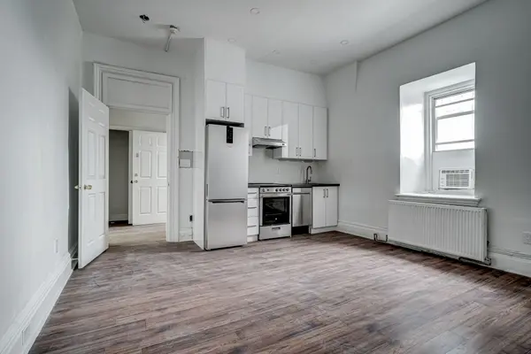 180 Sherbourne ST #301, Toronto C08, ON M5A 2R7