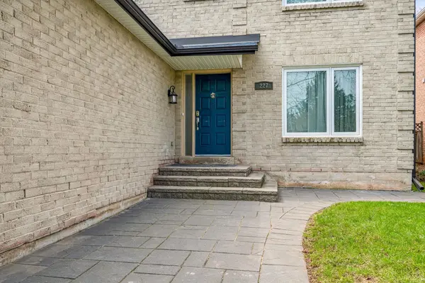 227 Martindale AVE, Oakville, ON L6H 4K2