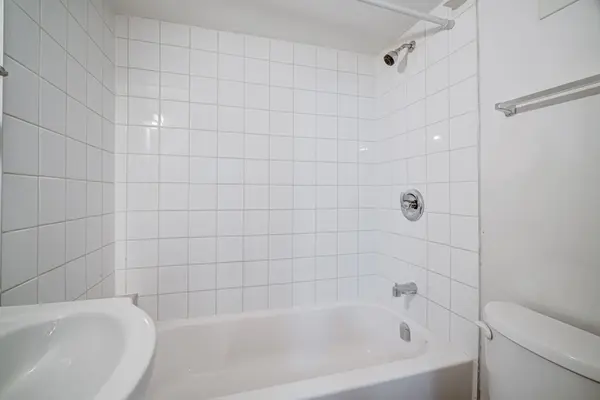 70 Melbourne AVE #B1A, Toronto W01, ON M6K 1K7