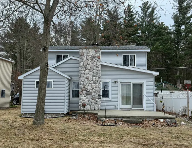 228 Maple DR, MI 48730