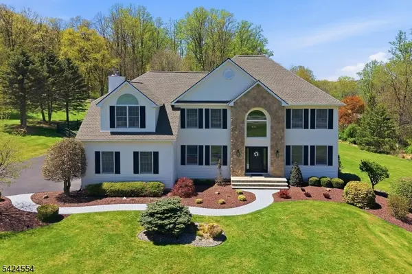 1 Samantha Ln, Washington Twp., NJ 07830