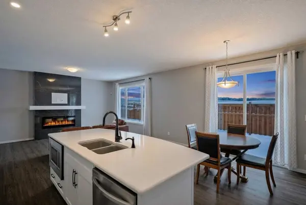 154 Yorkstone WAY SW, Calgary, AB T2X 4S3