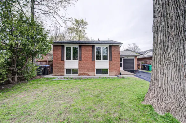 8 Sanford CRES, Brampton, ON L6X 2C3